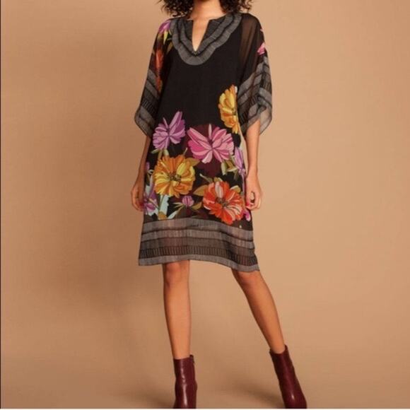 Trina Turk Dresses & Skirts - Trina Turk Joceline Floral Print V Neck Shift Dress Size 10 Multicolor